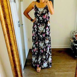 Like NEW- FLORAL MAXI DESS!